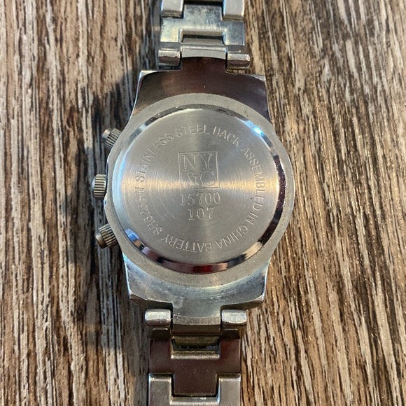 VINTAGE New York & Company Watch - Picture 4 of 4